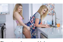 Ziyarete gelen genç bir komşusuyla lezbiyen seksi +18 izle
